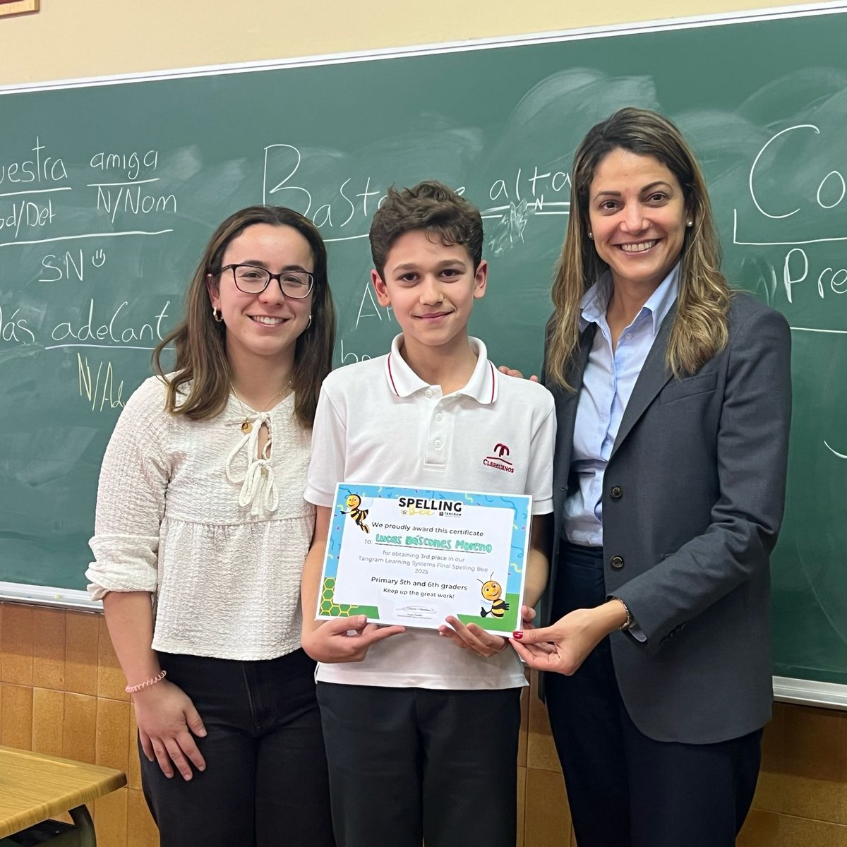 Tangram_LS's tweet image. 🐝✨ ¡Más finalistas del #XIIISpellingBee 2025! ✨🐝

Nos llegan noticias desde el Colegio @codemagijon, donde han celebrado su fase escolar. 🎤

Ya tenemos a los finalistasque representarán al cole en la gran final nacional. ¡Enhorabuena, campeones! 🏆🎉

#TangramLearningSystems