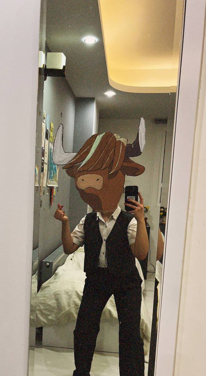 themoewithin's tweet photo. @salmahshh ‘s love for eclipse just keeps growing🫠💚
She drew this lil turbo on her mirror and it just looks awesome!
We wish yall like it💚
@goatnataaaaa @Alucard_eth @EclipseFND https://t.co/UIJN6VZNbP