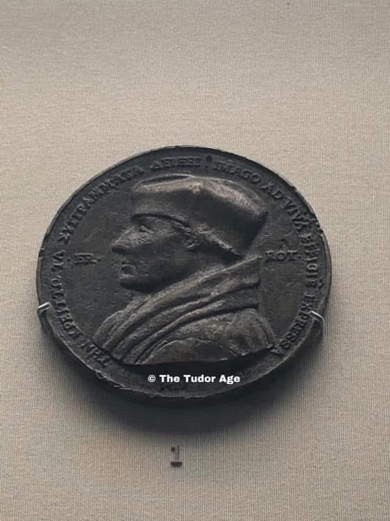 TudorAge1973's tweet image. Bronze medal of Desiderius Erasmus 
Quentin Metsys 
16th century

On display at The British Museum, London.

Photo © The Tudor Age

#Erasmus #Humanist #Scholar #Dutch #Renaissance #Tudors #History