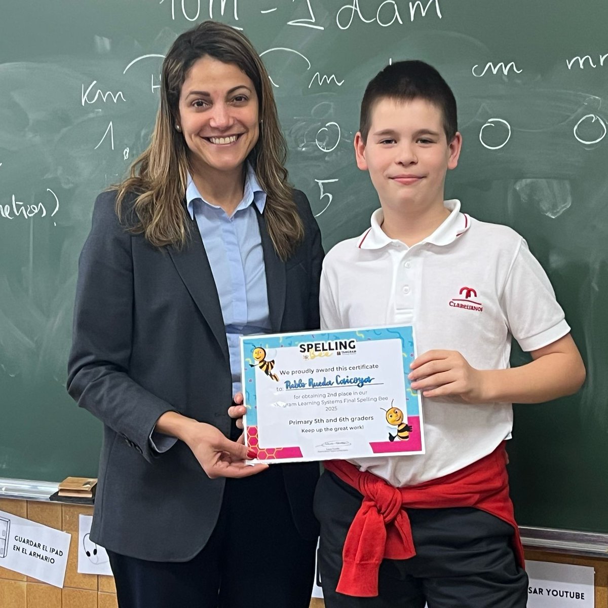 Tangram_LS's tweet image. 🐝✨ ¡Más finalistas del #XIIISpellingBee 2025! ✨🐝

Nos llegan noticias desde el Colegio @codemagijon, donde han celebrado su fase escolar. 🎤

Ya tenemos a los finalistasque representarán al cole en la gran final nacional. ¡Enhorabuena, campeones! 🏆🎉

#TangramLearningSystems