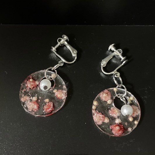 LeLine_tunagu's tweet photo. .
#サークルレジン4種
#かすみそう紫
https://t.co/II848U68XV
#LeLine
#ルリアン
#レジンアクセサリー
#レジンinドライフラワー https://t.co/8d7fOoWC9i