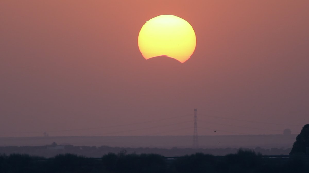 ECLIPSE PARCIAL DE SOL DEL 21 DE AGOSTO DE 2027 ℹ

21 de agosto de 2017 📆
Similar al del próximo sábado 29 de marzo pero con la zona ocultada al sur, no al norte. 🌞       🌗  🌏

Vídeo original 👉 vimeo.com/230503848 📹

 Juan Manuel Pérez Rayego. 📷