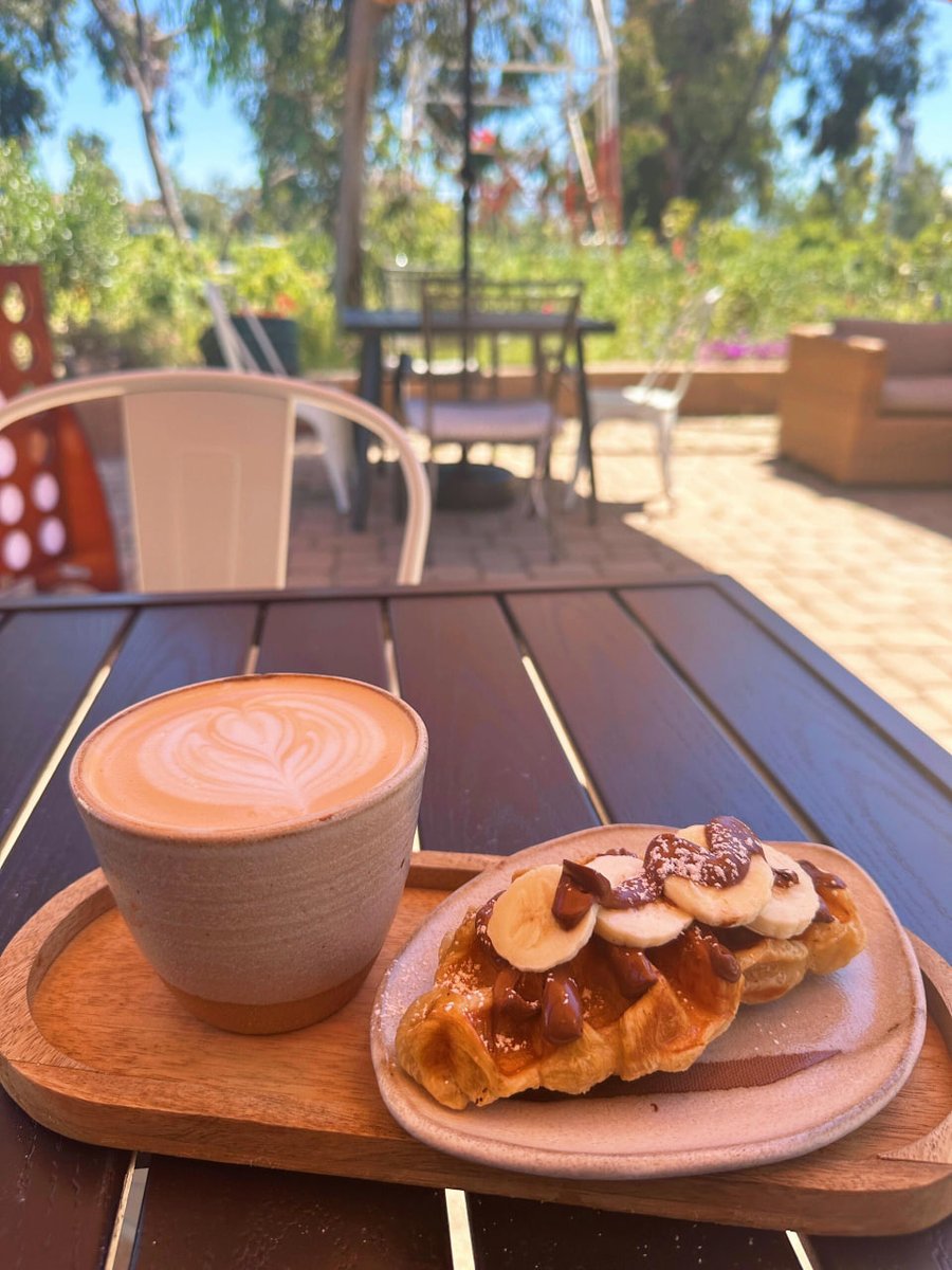 s0927501537's tweet photo. Start your beautiful morning with a cup of coffee☕️ https://t.co/NwDiQBYvlw
