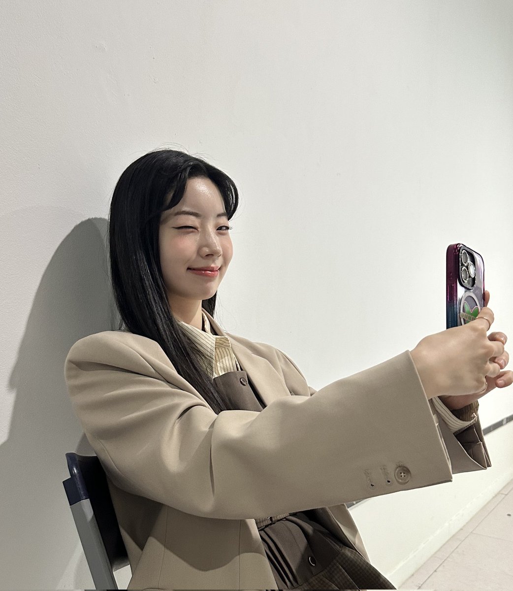 TwiceBubbleEng's tweet photo. DAHYUN 🫧250325

DH: March has less than a week left!
DH: Nyaa https://t.co/edocpw3V1A