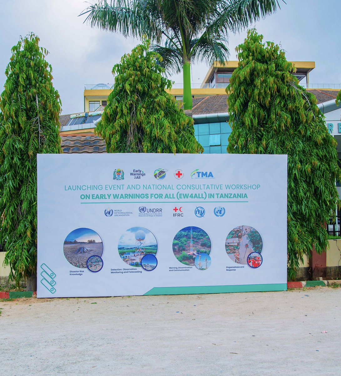 cornerstone_tz's tweet image. #ConferenceEvents

"Mamlaka ya Hali ya Hewa Tanzania" wako Kazini!

"Tanzania Meteorological Authority" (TMA) At Work!

LAUNCHING EVENT AND NATIONAL CONSULTATIVE WORKSHOP ON EARLY WARNINGS FOR ALL (EW4ALL) IN TANZANIA.

@tanzaniameteorological

🗓  19th and 20th March,
📍  Morena