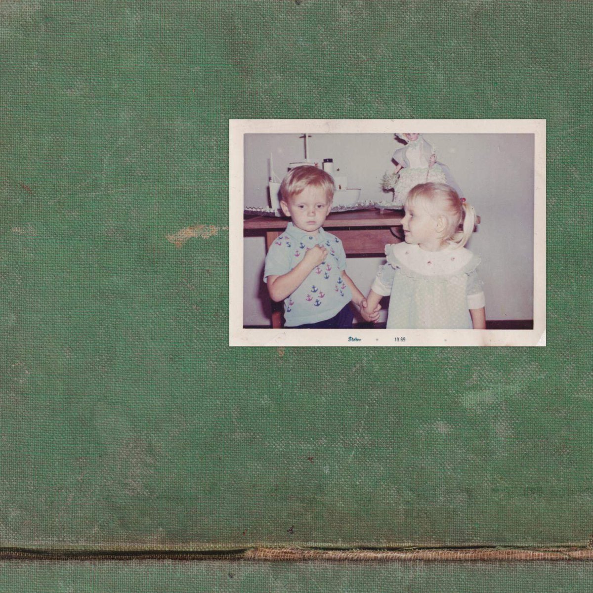 PREORDER: 'Pirouette / Jude' by Ain't

Noise rock, slacker indie, post-punk, and a number of other underground/experimental rock styles meet on the latest 7'' by the UK five piece.

normanrecords.com/records/208502…