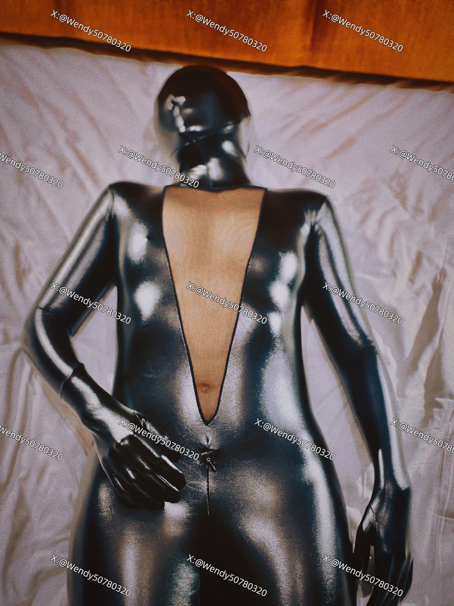 Black pearl. Isn't it?

#zentai #zentaisuit #zentaifetish
＃ゼンタイ #zentaicouple #zentaigirl
#catsuit #bodysuit #spandex #shinyleggings
#exclusive #shiny #shinyclothing #sexy #slippery