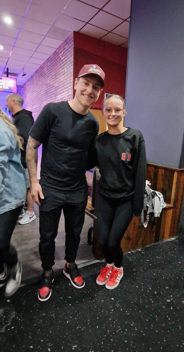 craigd27's tweet photo. Wasn't able to attend but my partner and kids had a amazing night bowling with @cardiffdevils for @JM_Testimonial. Apparently it was my youngest girls BEST NIGHT EVER 😂 and made a new bowling butty in @jarrodgourley. Thank you all who helped to make the night possible 😈🎳 https://t.co/vZ59BDRBqh