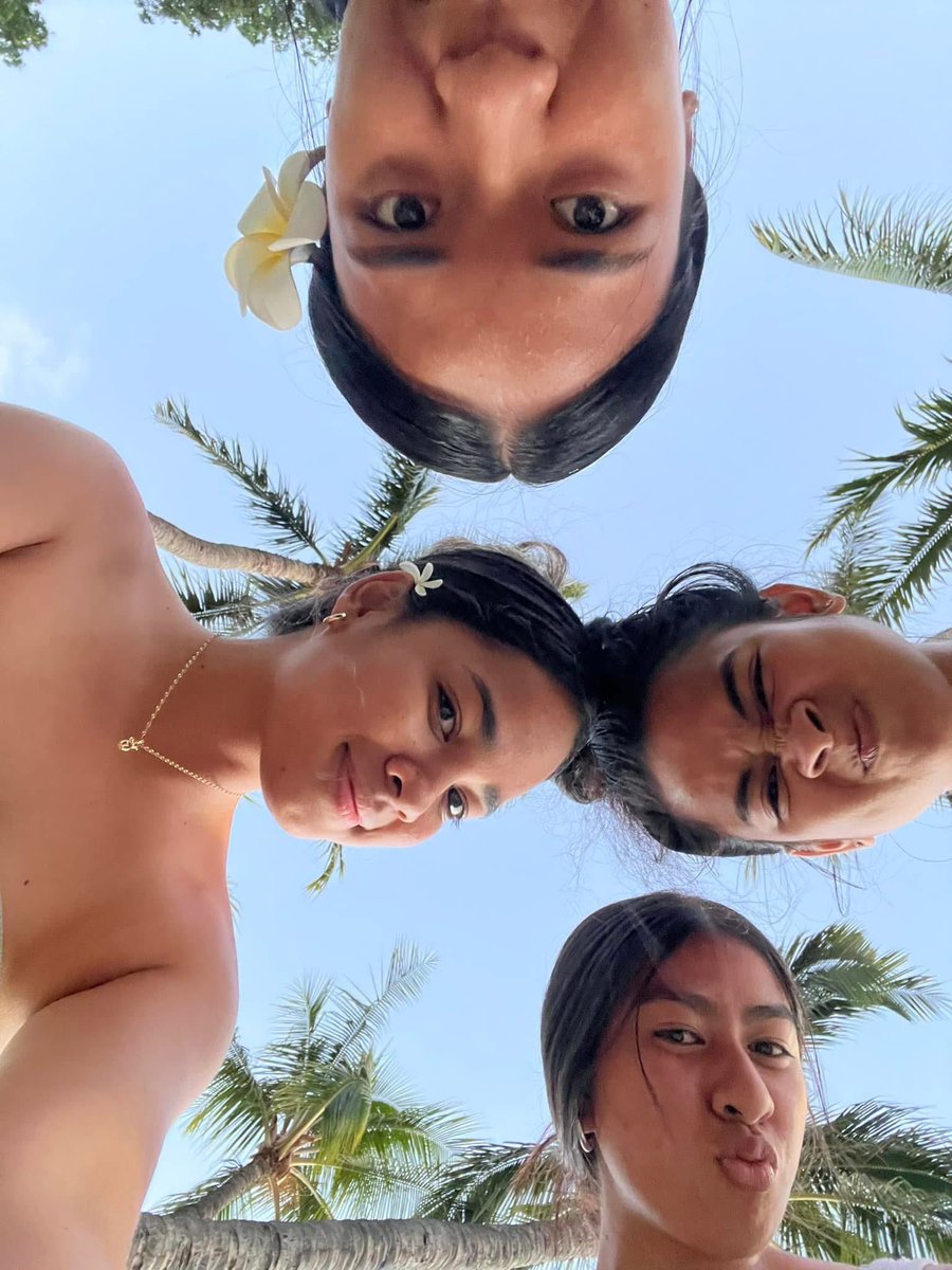 _tiaaaa04's tweet photo. Day well spent with them childhood friends before going back to Alaska tmr night!😭
To God be the Glory😉🤍
#Hawaii
#Formemories https://t.co/SmppuwVTG5