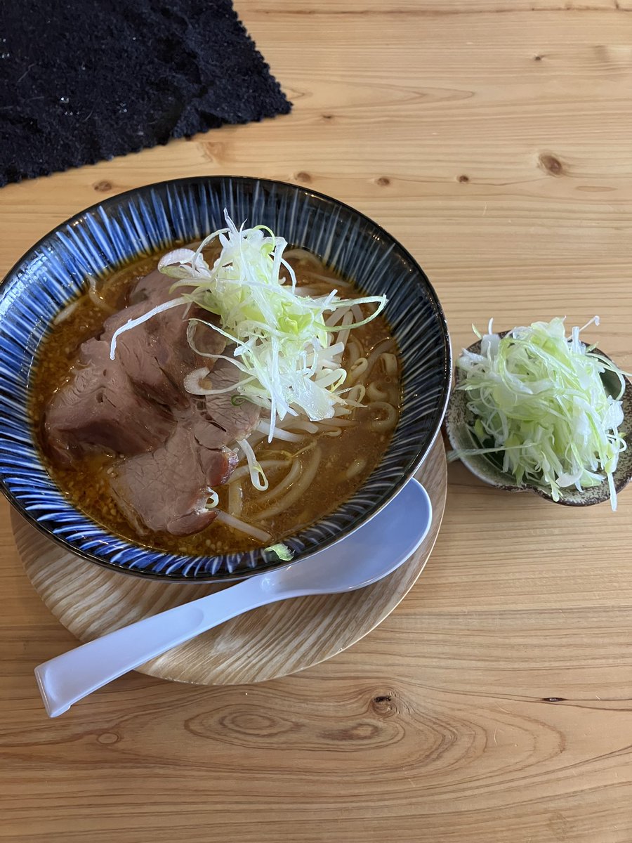 今日の一杯
伊勢崎市田部井町
メントサケ
味噌ラーメン800円
らーめんガチャ　ネギ
サービスライス
ご馳走様でした。