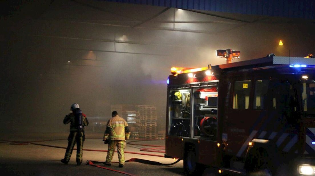 Brand in heftruck in industriepand Goor snel onder controle