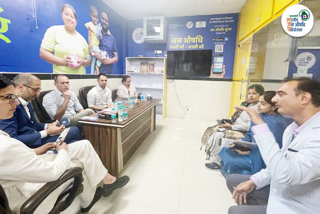 pmbjppmbi's tweet photo. An International Delegation from Kingdom of the Netherlands, visited Pradhan Mantri Bhartiya Janaushadhi Kendra at AIIMS in Delhi on 24th March 2025. The delegation gained deep insights about the workings of the Jan Aushadhi model in India to provide quality generic medicines at affordable prices to the citizens. They appreciated Govt. of India's efforts and showed keen interest in the process and scope of implementing the scheme in their country.

#PMBJP #healthcare #JanAushadhi