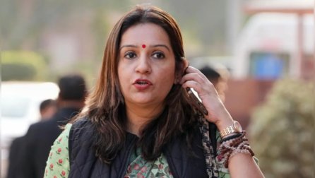 BIG NEWS 🚨 India Today Journalist Preeti Choudhary exposes Uddhav Sena !!

PRIYANKA CHATURVEDI ⚡ : "I challenge you Preeti to name even one instance where my party targeted private citizens' livelihoods"

PREETI 🔥🔥 : "I will give you 3 examples :

1. A naval officer beaten