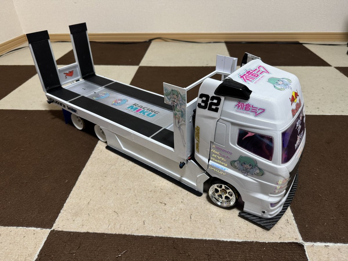 AsuharaLeicaVRC's tweet photo. 整備性?ヤツなら死んだぞ。
ドリフトできる積載車
ほとんど完成
#YD2 #ラジドリ https://t.co/mmBNODzf9w