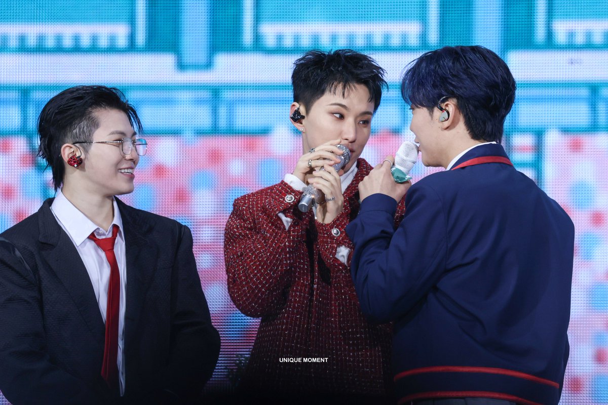 UniqueMoment_'s tweet image. 250321 CARAT LAND Day2 HQ
호우야? BSS야?
🐯호우.
🍊호우….?(눈_눈)
🍚히히 ς(&gt;‿&lt;.)
#호시 #세븐틴 #HOSHI #SEVENTEEN #ホシ
@pledis_17