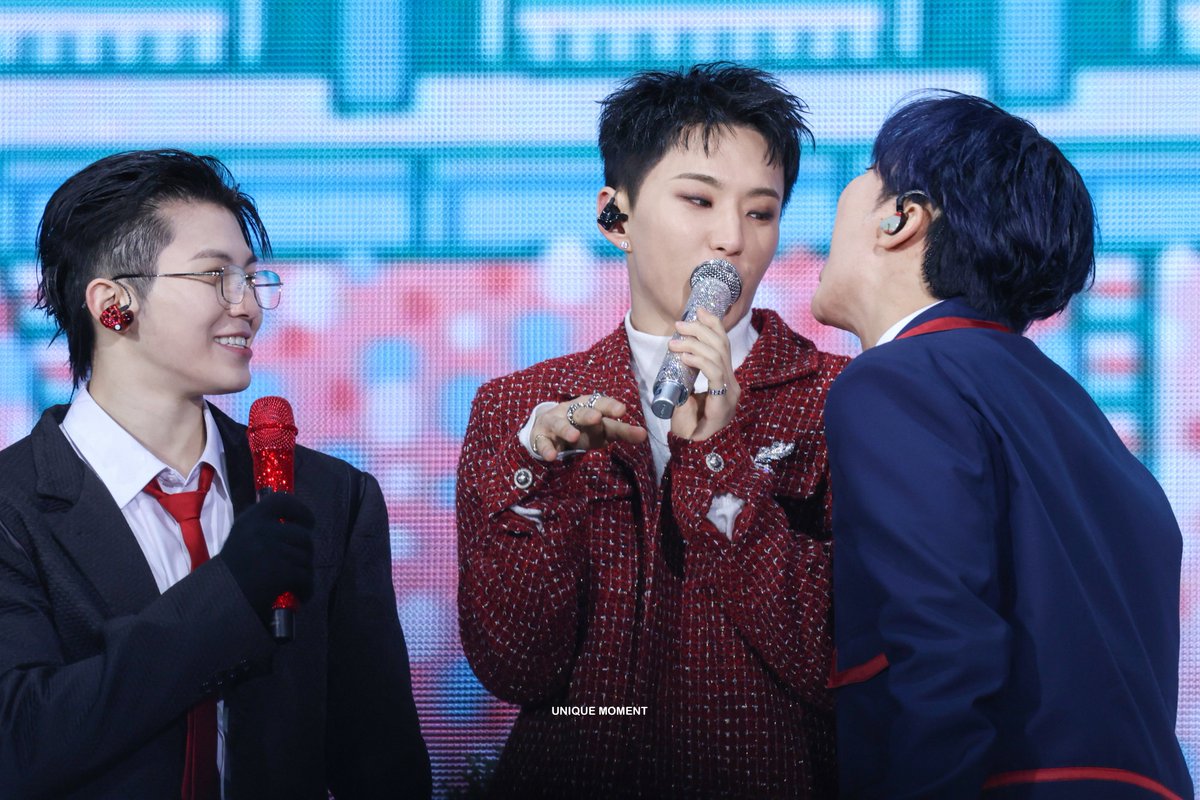 UniqueMoment_'s tweet image. 250321 CARAT LAND Day2 HQ
호우야? BSS야?
🐯호우.
🍊호우….?(눈_눈)
🍚히히 ς(&gt;‿&lt;.)
#호시 #세븐틴 #HOSHI #SEVENTEEN #ホシ
@pledis_17