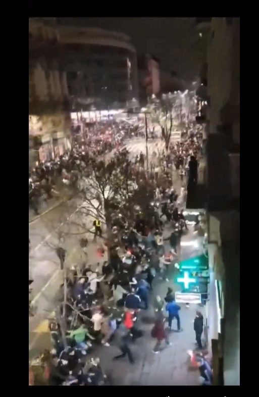 FocusSessions's tweet image. Sonic BOOM - Long Range Acoustic Device
#LRAD #SonicBoom  

Q. Hi Lynn, could you take a look at this? x.com/visegrad24/sta…

BREAKING: The Serbian police just used a LRAD sonic cannon against the student protesters in Belgrade while they were holding their 15 minutes of