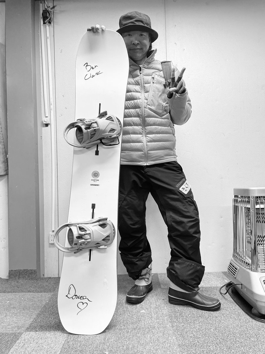 5kikuchi's tweet photo. 今年もスノーボードボランティアに参加しました。

この世にスノーボードを誕生させた方に会えました。そして世界23ヵ国で活動しているCHILLのCEOにも会えるという最高の時間を過ごしました。
感動の2日間でした。 https://t.co/1gMUT0H2L5