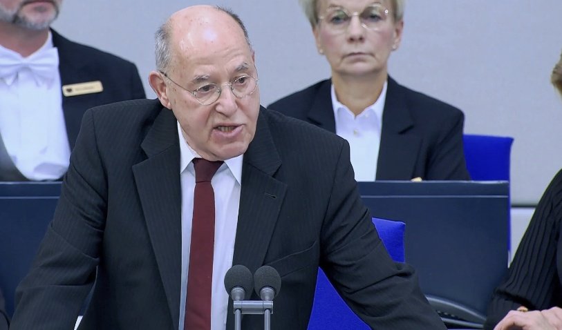 oida_grantler's tweet image. DDR Vibes: Der letzte SED Chef Gregor Gysi eröffnet als Alterspräsident den neuen Bundestag. Was macht das mit euch?