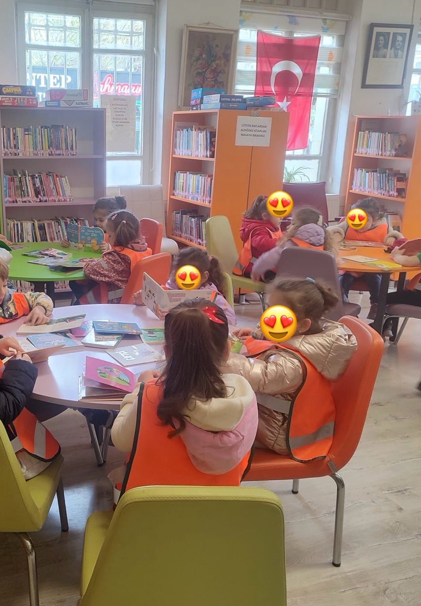 Kütüphanemizi, Suadiye Küçükşeyler Anaokulu öğrencileri ziyaret etti. Öğretmen ve öğrencilerimize teşekkür ederiz.
