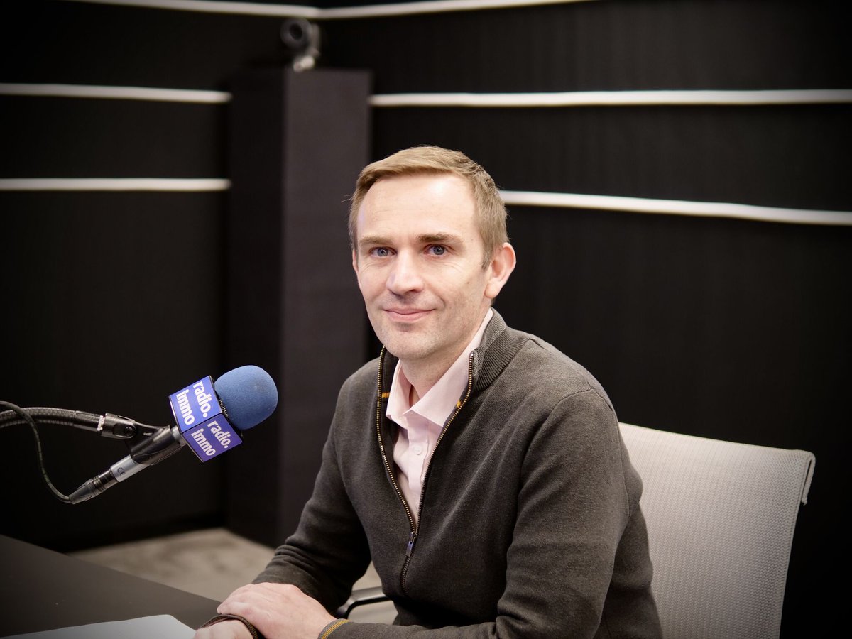 🏡 Immobilier : un marché à deux vitesses

📉 Le neuf s’effondre (-20 %), tandis que l’ancien amorce une reprise. 📈 Hausse des prix à Paris, chute à Bordeaux… Le PTZ peut-il vraiment relancer le neuf ?

🎙 Réponses dans "Carrément Immo" en podcast !
🎧👉radio.immo/broadcast/9563…