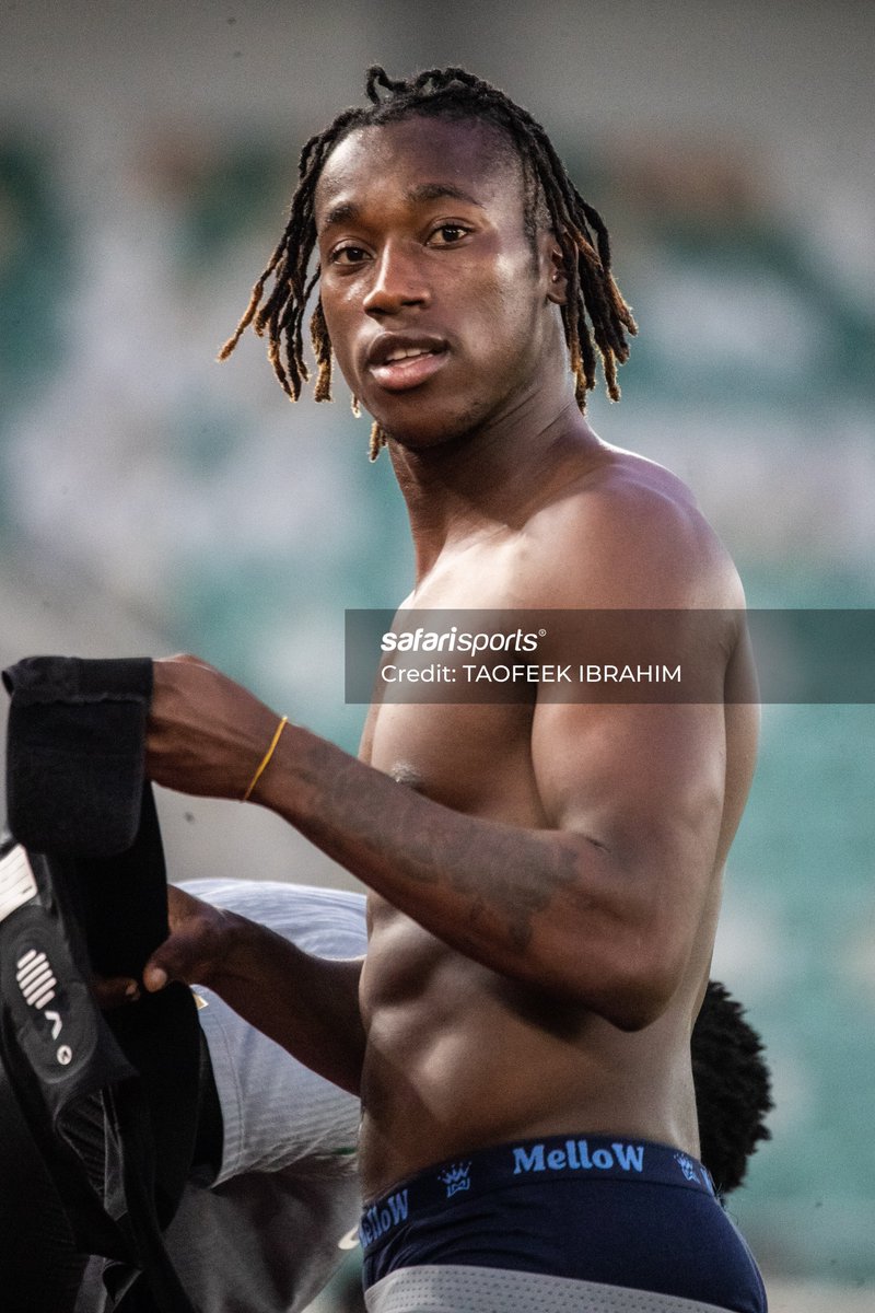 FotoNugget's tweet photo. It’s time for serious business!

🦅 https://t.co/de3ybkUPOA