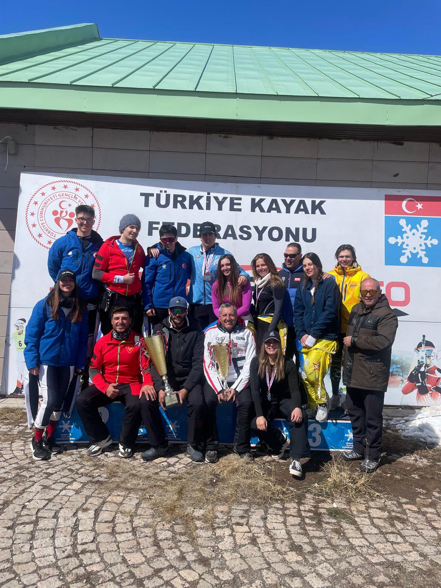 CAFERNUROGLU's tweet photo. Türkiye kayak federasyonu 2025 faaliyet programında yer alan Alp Disiplini Türkiye şampiyonası (U18 ve Büyükler )Erzurum’da tamamlandı.
Tüm kayak camiamızı tebrik ediyor Başarılar diliyorum https://t.co/w01RJokJgI