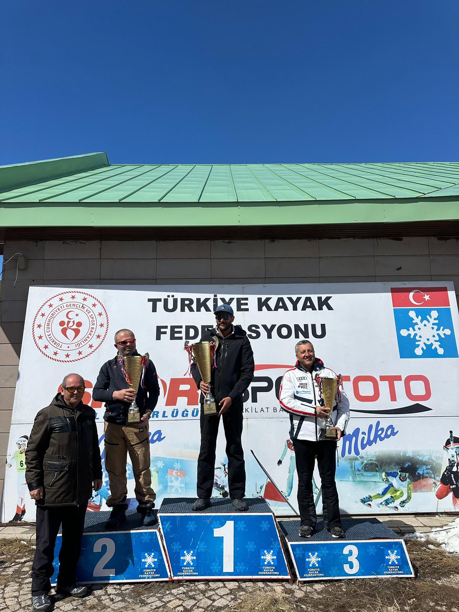 CAFERNUROGLU's tweet photo. Türkiye kayak federasyonu 2025 faaliyet programında yer alan Alp Disiplini Türkiye şampiyonası (U18 ve Büyükler )Erzurum’da tamamlandı.
Tüm kayak camiamızı tebrik ediyor Başarılar diliyorum https://t.co/w01RJokJgI