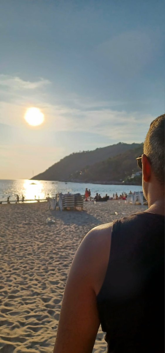 evoandrst's tweet image. Phuket...you were phuking amazing, big up 👊🏼 Next stop Vietnam 🙏🏼 #MidLifeFlexing