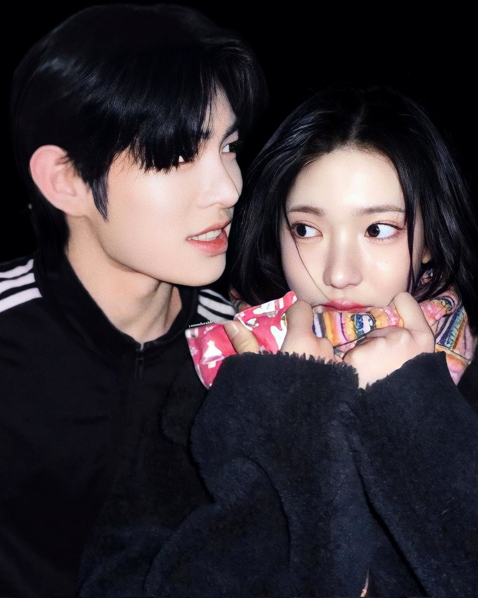 yunoudorable's tweet photo. #minchiberry cowoknya sibuk banget ketawa sama min lee nih, si cewek jadinya bete 🫣 https://t.co/M7qelJuUUL