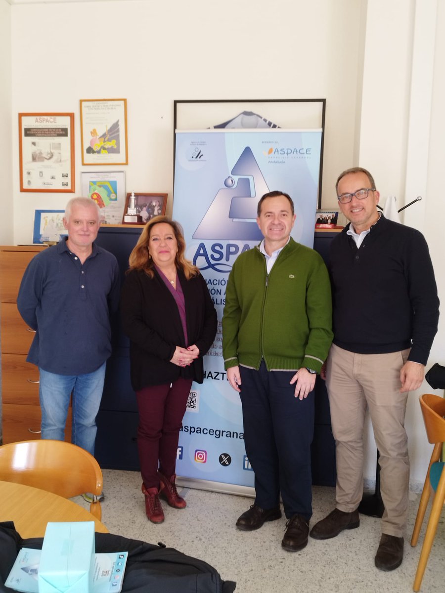 Hoy nos ha visitado Víctor Salazar, director de OGADE, asesoría granadina especializada en gestión laboral, fiscal, contable y jurídica. Un encuentro para compartir nuestra labor y generar alianzas entre el sector social y empresarial. ¡Gracias! #Discapacidad #ODS  #AspaceGranada