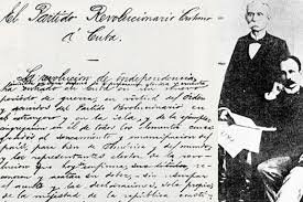 Firman el Manifiesto de Montecristi, documento oficial del Partido Revolucionario Cubano en el que se exponen las ideas de #Martí para organizar la guerra de independencia cubana de 1895, con el apoyo de Gómez y Maceo. #CubaViveEnSuHistoria