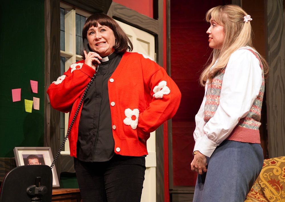 mygazette's tweet photo. The Vicar of Dibley at @thelittleleics  until Sat is "an evening of continuous laughter" says @ScribblerPaul. Grab tickets while you can! https://t.co/uYrNBnLPL6 #leicester #westernpark #newparks #braunstone #westcotes #newfoundpool #woodgate https://t.co/O4rvJXMXiT