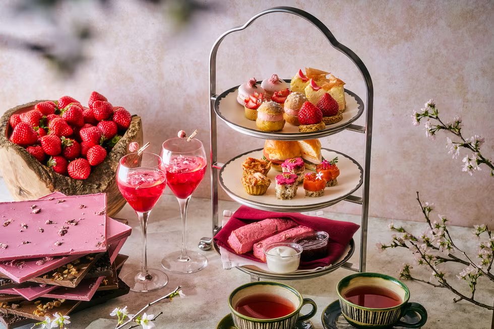 ellegourmetjp's tweet image. 【東京おでかけ🌸】春を満喫！桜アフタヌーンティーBEST10

・アンダーズ 東京「桜アフタヌーンティー」
・アマン東京「桜 フォレ デセール」
・ザ・リッツ・カールトン東京「桜アフタヌーンティー」
・フォーシーズンズホテル丸の内 東京「桜 アフタヌーンティー」

@AndazTokyo @FSTokyo