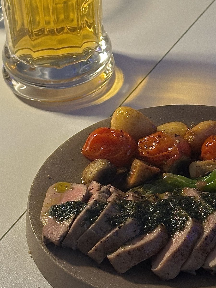 F00DFI5HTER's tweet image. 혜화/대학로 그라운드제로
3/30이 되기 전에……
빨리 그라운드제로 가서……
참나물 수비드 돈안심에……
버터맥주 마셔 줘…… 🥹🍻