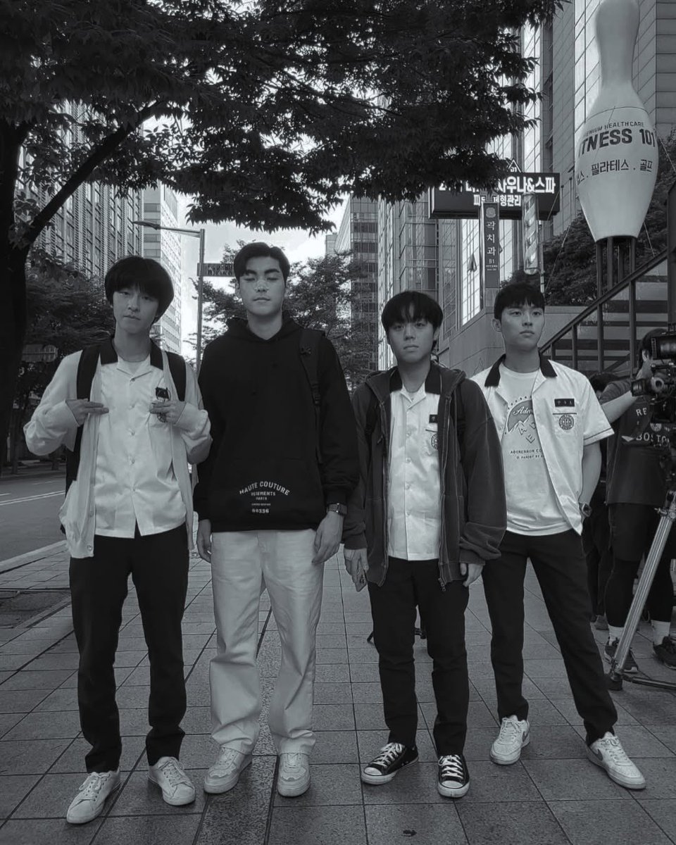marrywink's tweet photo. whc1 staff ig post

“Weak Hero Class 1.
What do you mean it’s been 3 years!!” https://t.co/RugMkcPTF5