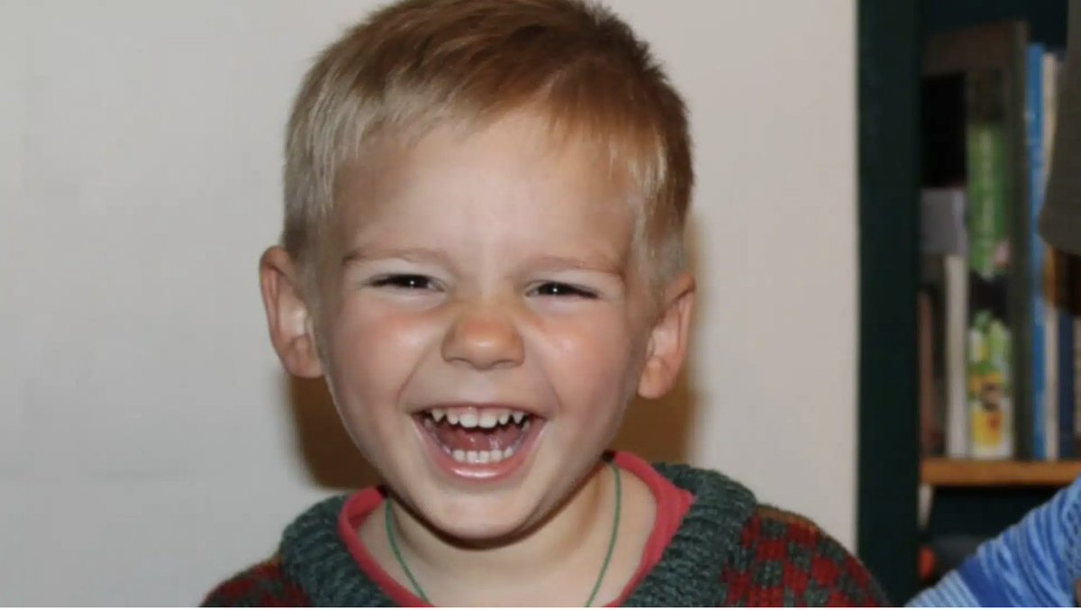 #Emile, victime d’une éducation « à la Bétharram »?

Philippe Vedovini, le grand-père du petit garçon, placé en garde à vue avec sa femme et deux de ses enfants pour « homicide volontaire » et « recel de cadavre » a été, de 26 à 28 ans (1992-1993), encadrant dans une école privée