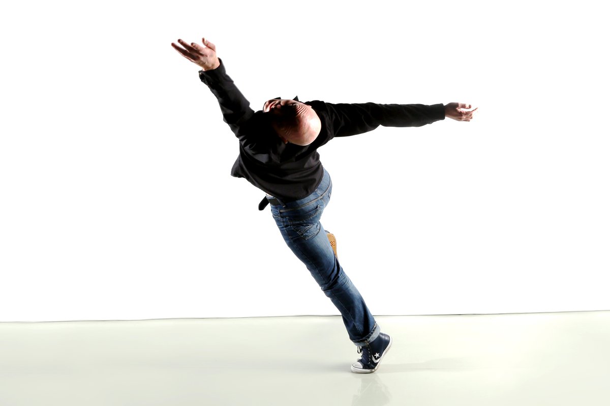 PRO CLASSES - SPRING 2025. LEEDS.     

Gary Clarke Company invites professional dancers and dance students to attend FREE company classes in April 2025 as they prepare for the national tour of DETENTION.

Register and find out more: detentiontour.co.uk/get-involved/p… 

<a href="/NorthernSchool/">NSCD | Northern School</a>