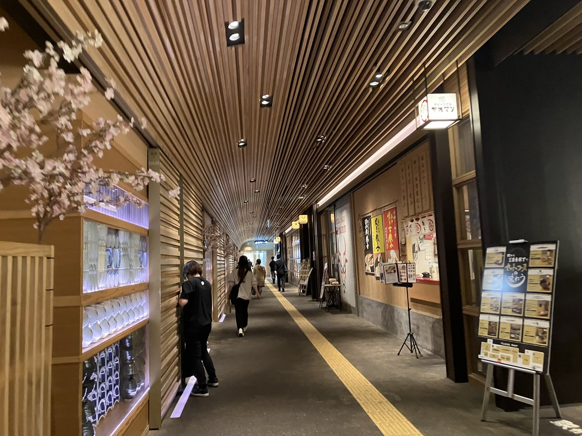 yutter_official's tweet photo. ふぅ、海の中道から西鉄貝塚線など色々乗って博多〜櫛田神社〜中洲川端あたりやキャナルシティを歩いたりしてお宿の大浴場でサッパリしまして、本日はサウジアラビア戦⚽️とのことらしいのでたまにはお宿でゆっくりサッカーを観ることにしましょう🙂✨
#forbiddentour #福岡 #福岡市 #博多区 #旅ゆ https://t.co/w0zKEgIqRh