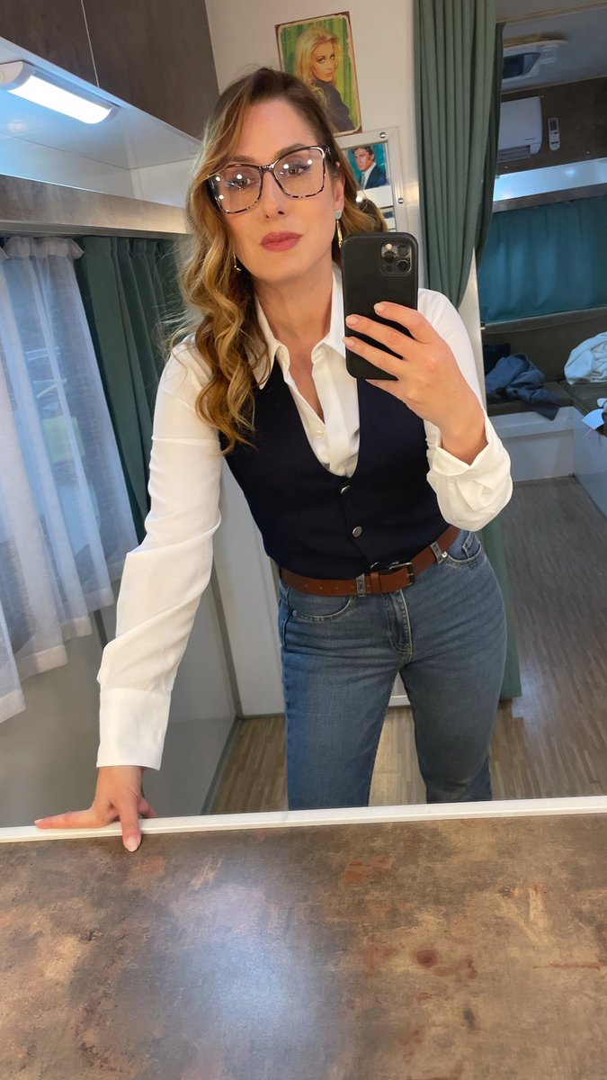 Here she comes! Prof. Dr. Jennifer Harmancı ⚡️
#Bahar yeni bölümüyle bu aksam 20.00’de @showtv‘de <a href="/mfyapimtv/">MF YAPIM</a> <a href="/dizibahar/">Bahar</a>