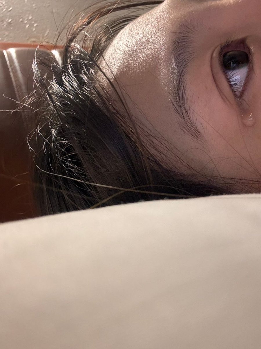 妳好，陌生人
雖然跟你不認識， 但可以留一句「加油」給我嗎？
讓我還有力氣繼續為了護理撐下去。#護理師 https://t.co/EEWlNgdJwf
