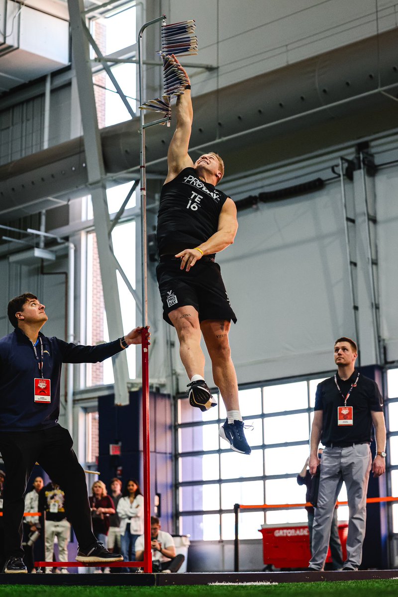 Tommy Neville tweet media