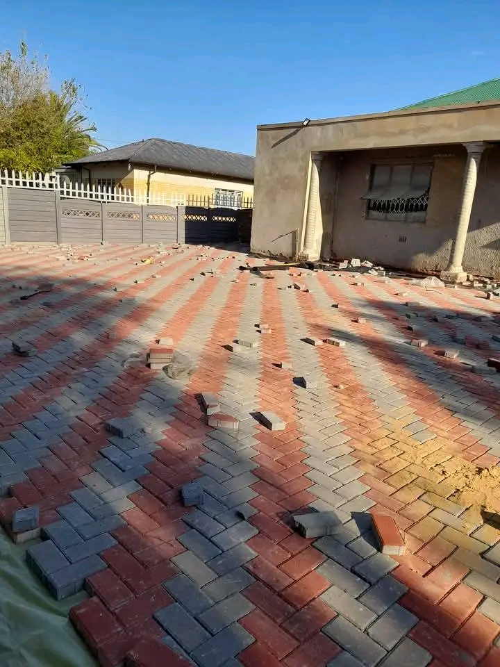 WLSE_SA's tweet photo. #WomenInBusiness #SkillsThatPay #PavingTheWay #ekurhuleni #skills #skillsdevelopment #communitydevelopment #inspiration #paving #pavingskill #skillsinekurhuleni #daveyton #benoni #wlse #empoweredwomen https://t.co/kWvFmfZTos