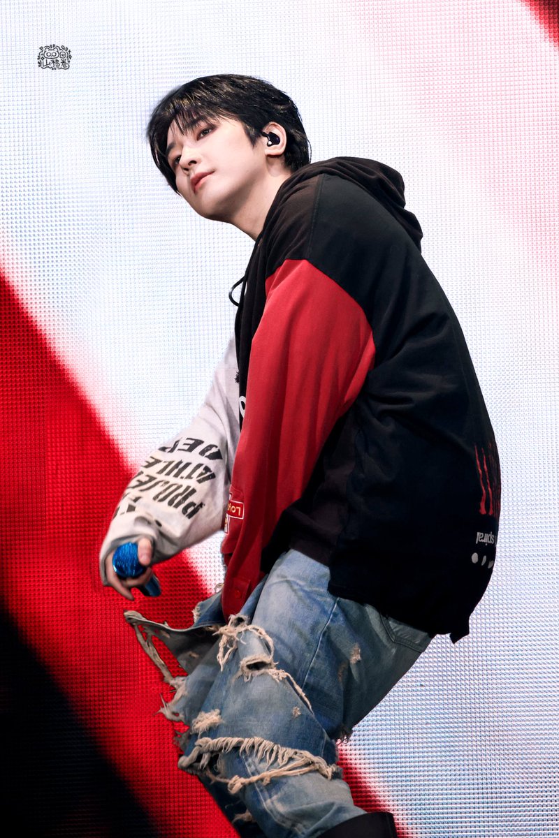 WW0_0717's tweet photo. 20250321  CARATLAND DAY2

MY CAT IS A ROCKSTAR🎸🤙🏻

#원우  #WONWOO  #全圆佑 #ウォヌ 
#SEVENTEEN_in_CARATLAND https://t.co/exUG0G8EjN