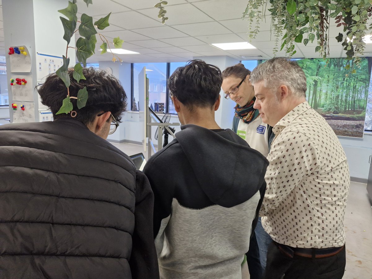 PreparedLab's tweet image. Alex and Robyn had an amazing day engaging the children of Wapping High School in the fascinating world of animal behaviour! @ASABeducation @WappingHigh #nationalscienceweek #animalbehaviour #outreach