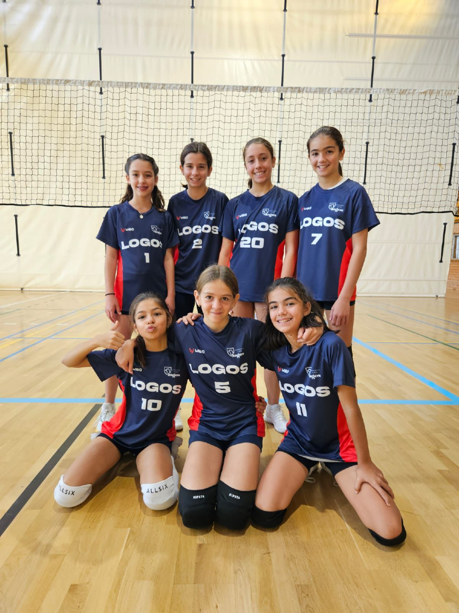 🏐 Excelentes resultados de nuestros equipos en la liga escolar de voleibol en pista. Enhorabuena a todos los jugadores por su esfuerzo y sacrificio. Gracias a los familiares y amigos que nos han apoyado cada fin de semana. ¡Enormemente satisfechos de la #FamiliaLOGOS! 🏐