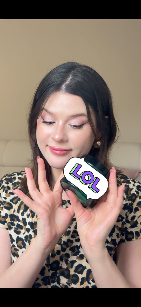 Merhaba arkaşlar şimdi çocuğumun geleceği için size bi ürün anlatıcam☺️😍❤️ bunu hergün kendiniz ve çocuğunuzun poposuna da sürebilirsiniz üstelik çünkü yumuşak bir popo gelecek nesiller için önemlidir bunu unutmayın❤️❤️❤️