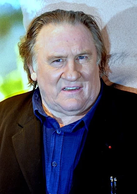 ChLECHEVALIER's tweet photo. DEUX GÉRARD en MACRONIE JUDICIAIRE :
1/ DEPARDIEU
Accusé de viols et d'agressions sexuelles par
plusieurs femmes. Mis en examen en 2020.
Procès prévus en 2025
2/ MILLER
#Psychanalyste hyper-médiatique de gauche,
campant sur tous les plateaux de #France2,
#France5, etc.
- Début 2024, plus d’une soixantaine de femmes
l'accusent de comportements déplacés,
d'agressions sexuelles et de viols, notamment
sous hypnose.
- Plus 41 autres récits dans le magazine "Elle".
- Pour l'heure, simple enquête préliminaire...
Autant #FranceTele ne cesse de taper sur Gérard DEPARDIEU, autant son silence est assourdissant sur MILLER !!
NB : Miller est un fervent de la #LFI, bien sûr...