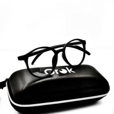 Grok254's tweet photo. ✨ Protect Your Eyes in Style! ✨
Tired of eye strain from screens? These photochromic, anti-glare, blue light-blocking glasses are a game-changer! 🔥
🛒 Grab yours today: [   https://t.co/PrHZkuNnfT]
#BlueLightGlasses #Photochromic #EyewearFashion #Grok https://t.co/vGCmkY2vWL