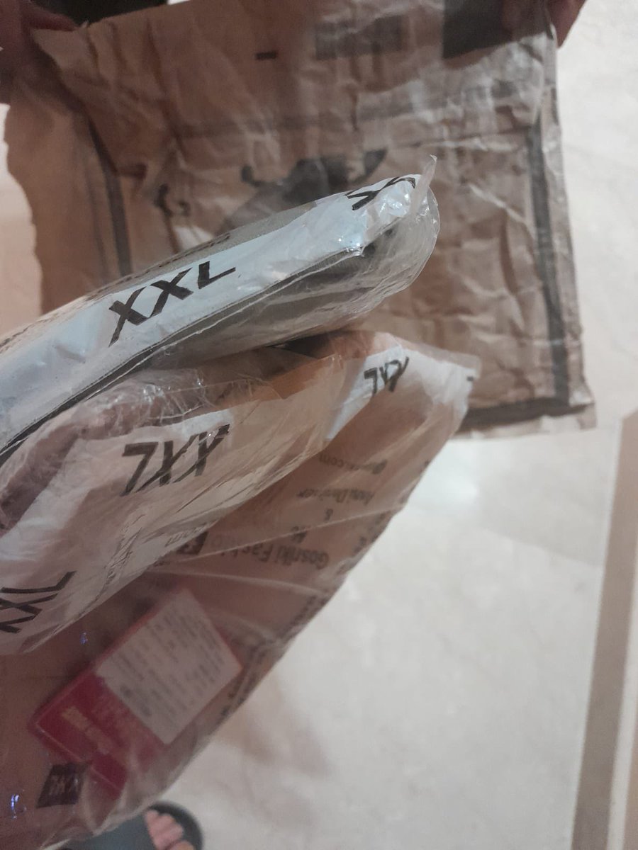 DaisyKalra3's tweet photo. @myntra @MyntraSupport my mother ordered 3 kurta set from Myntra sale but have received only 2 The complaint was registered on 16 march and resolution date promised was 19th but no resolution has been provided to her The order ID #129311831405003978703 https://t.co/aGPpEkmL6R